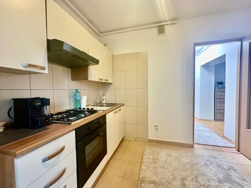 Nerva Traian, bloc mixt, mobilata complet et 1/8, LOC PARCARE