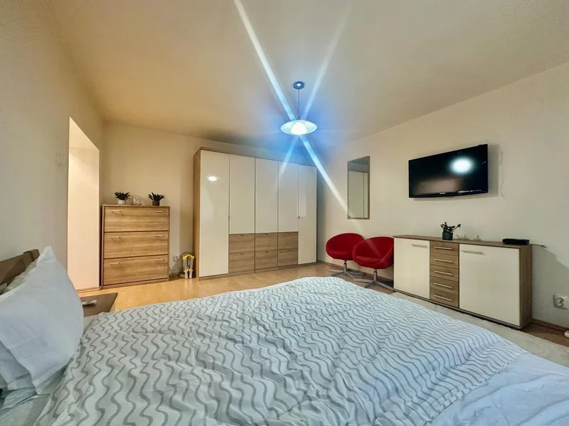 Nerva Traian, bloc mixt, mobilata complet et 1/8, LOC PARCARE